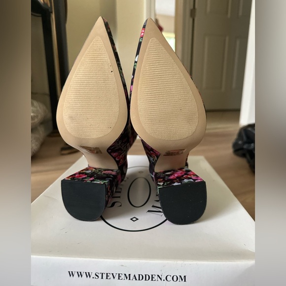 NIB Steve Madden Floral Block Heel Booties “ Loveshackfancy Vibes” - Picture 5 of 10